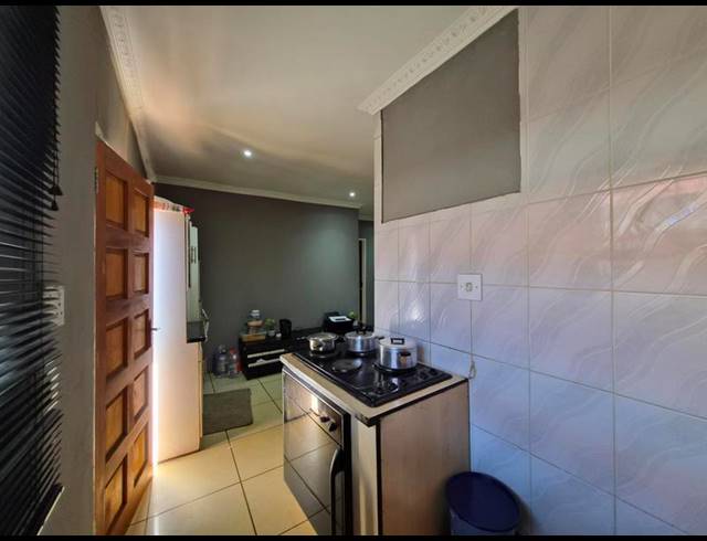 3 BEDROOM HOUSE FOR SALE IN PROTEA GLEN